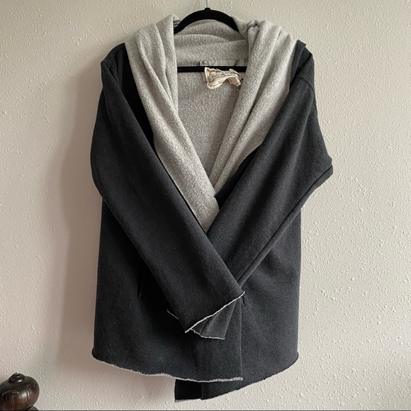 Raison D'etre Coat - Picture 3 of 10